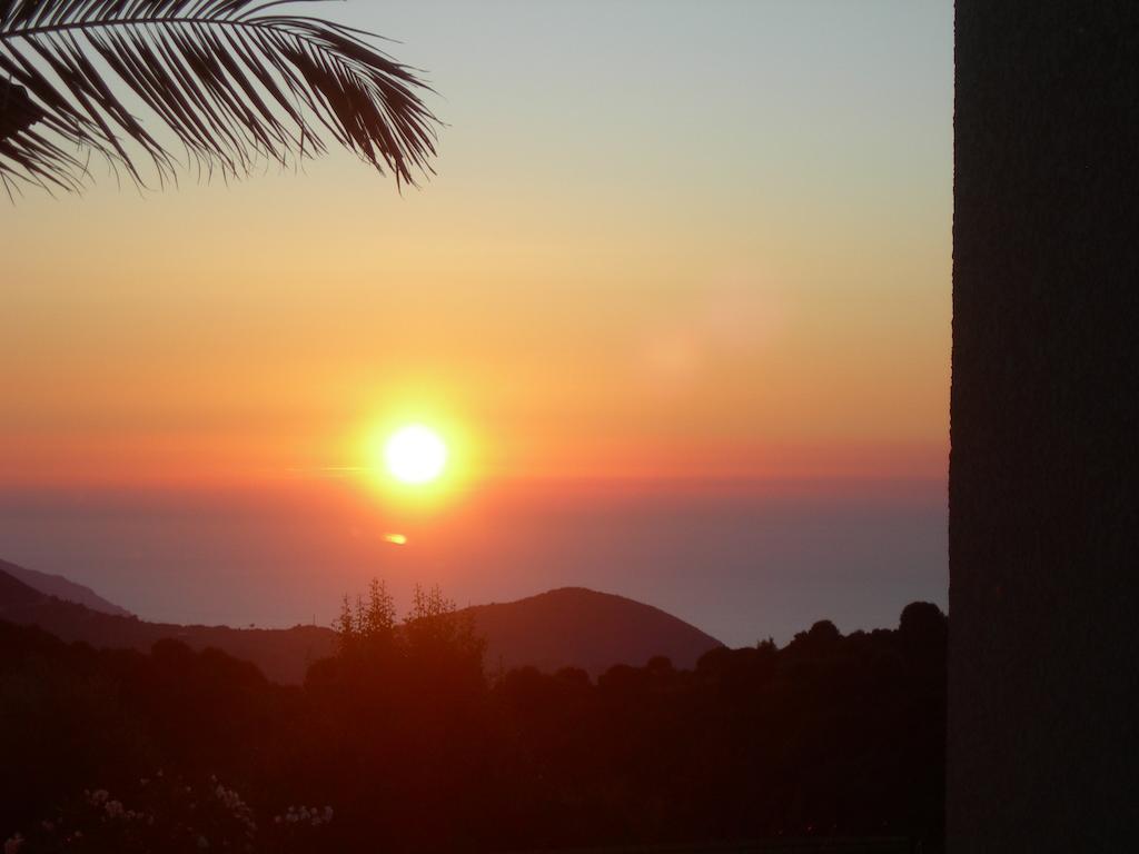 Gites Sassone, Vue Panoramique Sur Ajaccio Et La Mer Alata الغرفة الصورة