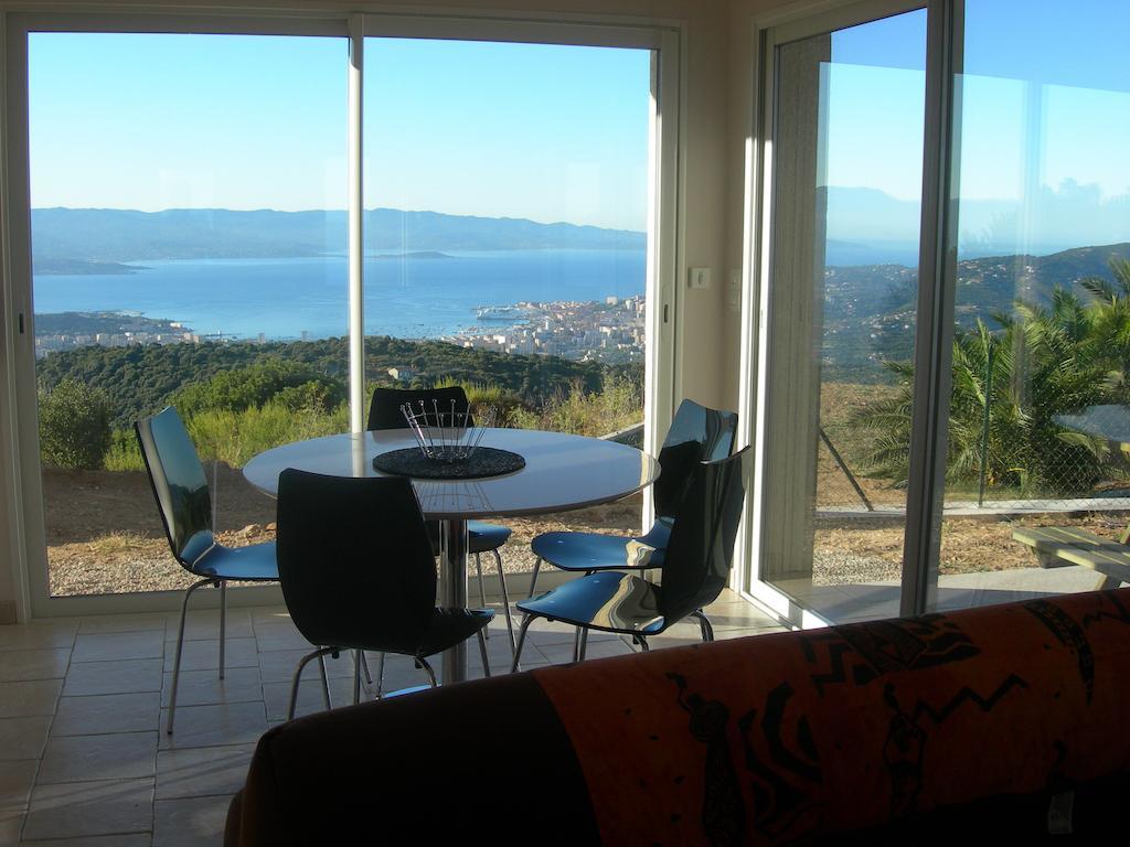 Gites Sassone, Vue Panoramique Sur Ajaccio Et La Mer Alata الغرفة الصورة